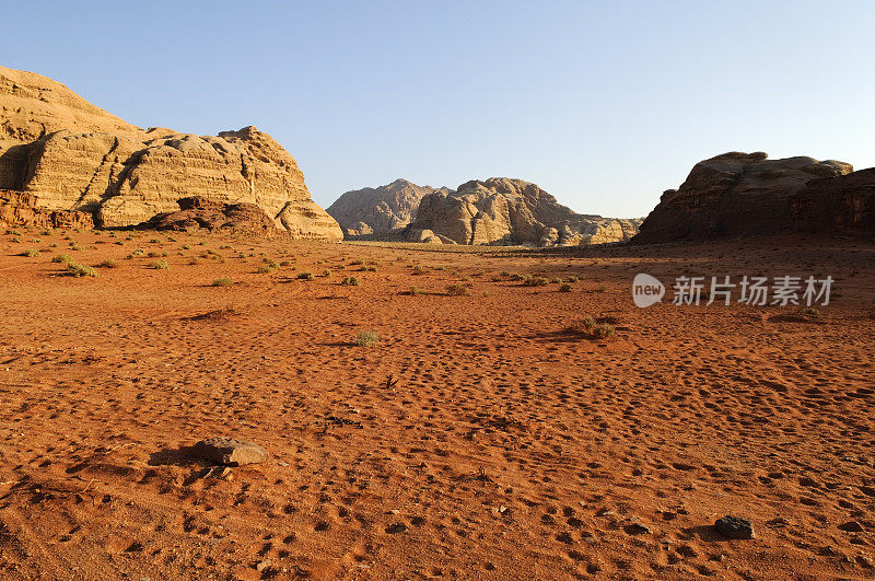 约旦Wadi Rum的沙漠和山脉